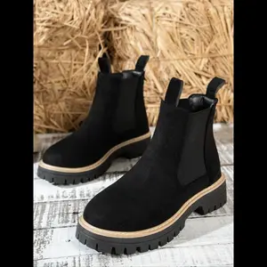 Women's suede Chelsea boots, fashionable thick soled casual short boots, warm and non slip rubber ankle boots, casual outdoor boots, girls' walking shoes