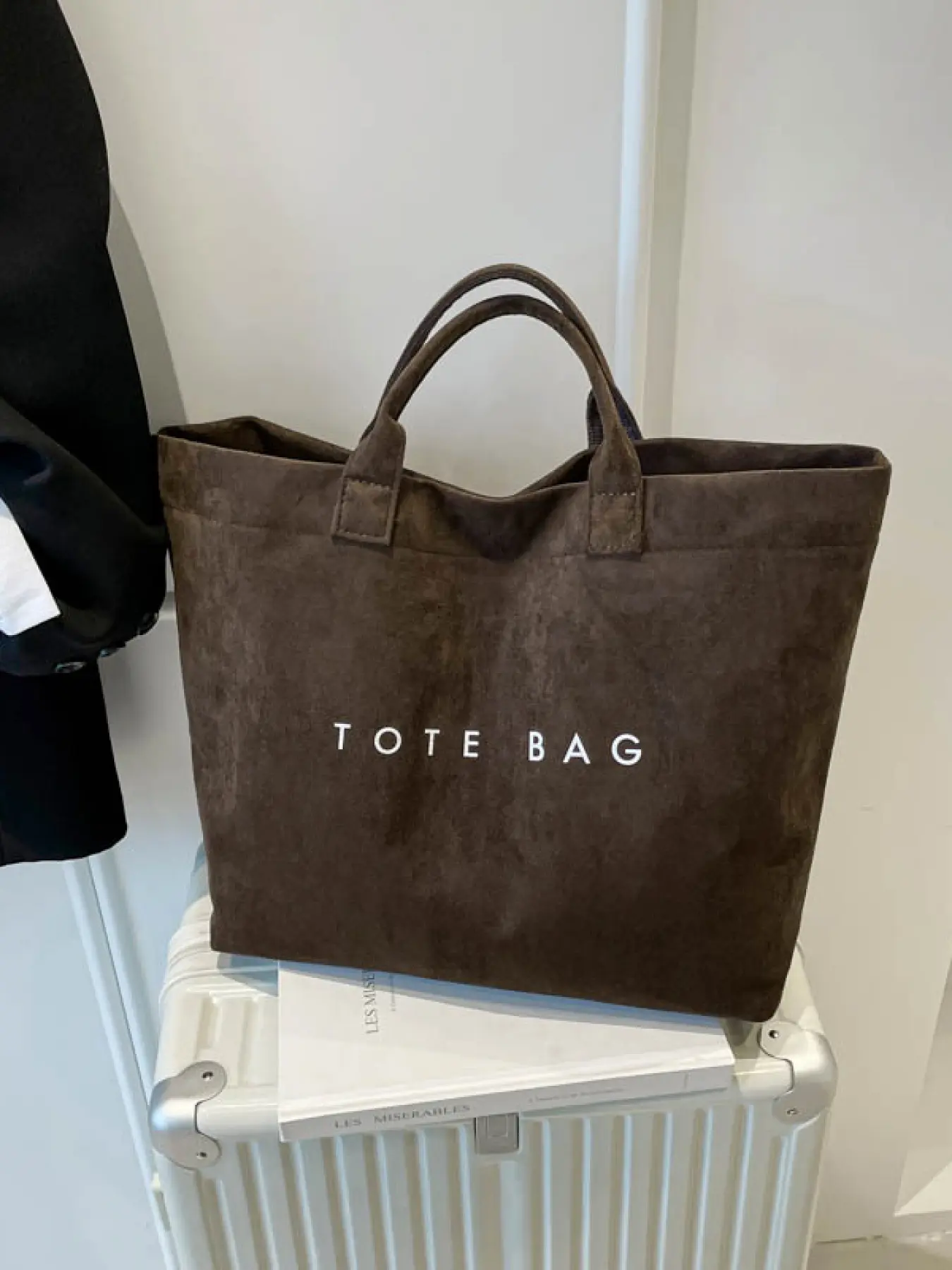 Niche Design Large Capacity Handbag for Women Autumn Winter New Casual Versatile Handheld Bag Commuter Tote Bag Handheld Bag Purse Casual Shopping Bag Casual Trendy Bag Daily Commuter Bag Daily Commuting Bag Daily Use Bag