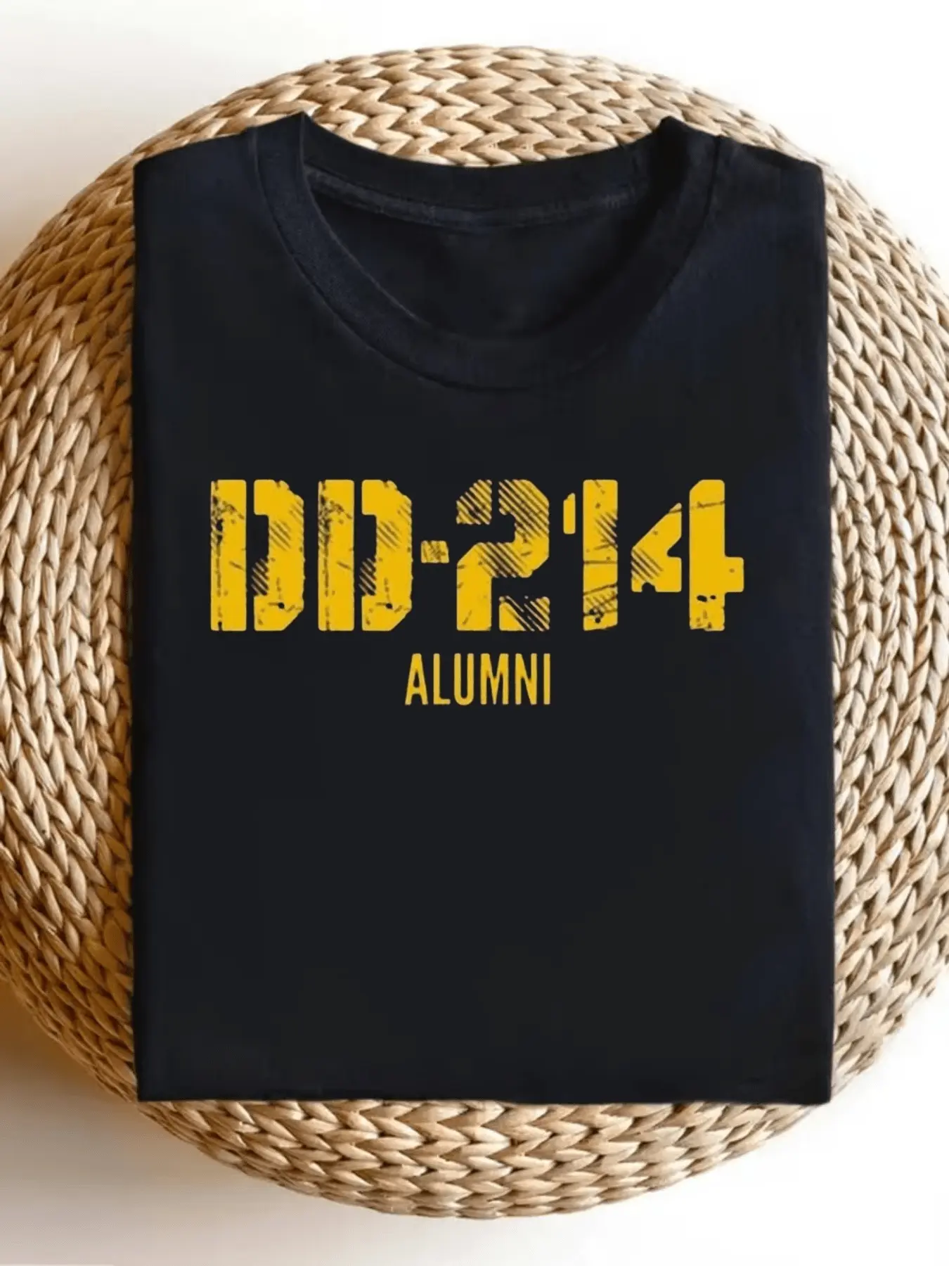 Men's Graphic T-Shirt, DD 214 Alumni Print Casual Polyester Short Sleeve Top with a Regular Fit and Crew Neck, Tops, Fabric, Knit, Round Neck