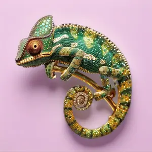 18K Thick Gold Plated Chameleon Brooch Pendant Ornament 3 in 1 Multi Functional Luxury Jewelry Premium Enamel Handmade Inlaid Sparkling Zircon Hyper Realistic Animal Design High End Exquisite Craftsmanship Brooch for Women Men Elegant Party DailyWear Gift