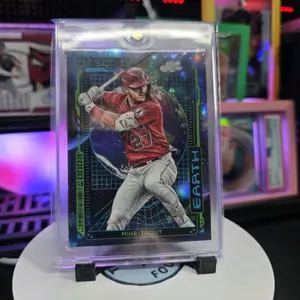 Topps Chrome Planetary Pursuits Mike Trout Earth SSP