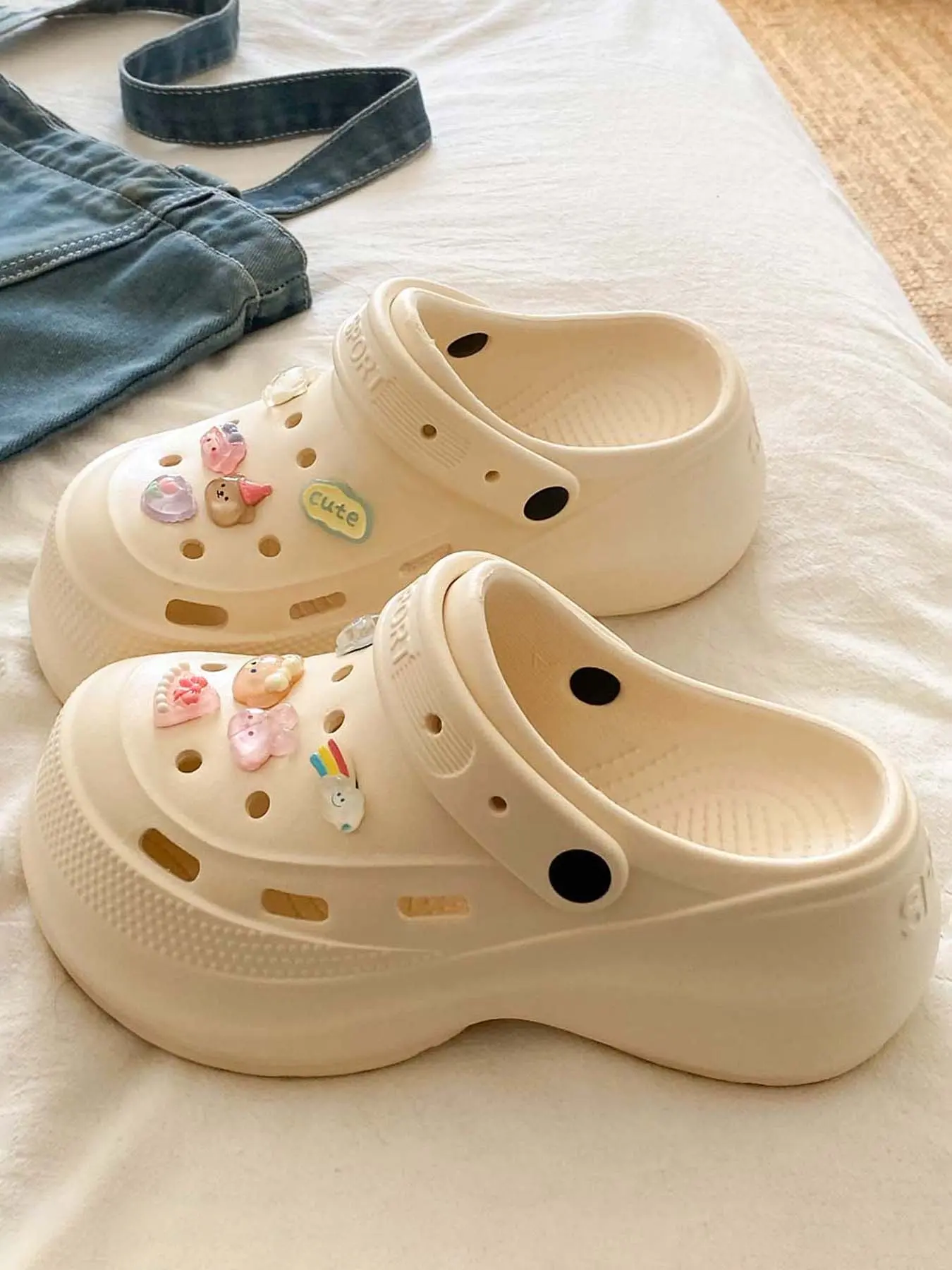 Cute Cartoon Platform Clogs, Soft Slippers, Thick Bottom Slippers - Soft & Comfy, Height Boost, DIY Charms, Casual Summer Shoes for Trendy Girls!
