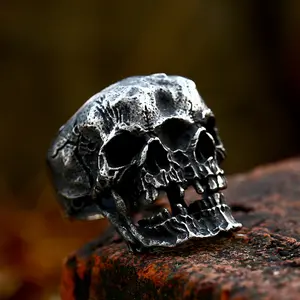 Creative punk-style double-skull titanium steel ring; Retro finger ring cast in stainless steel