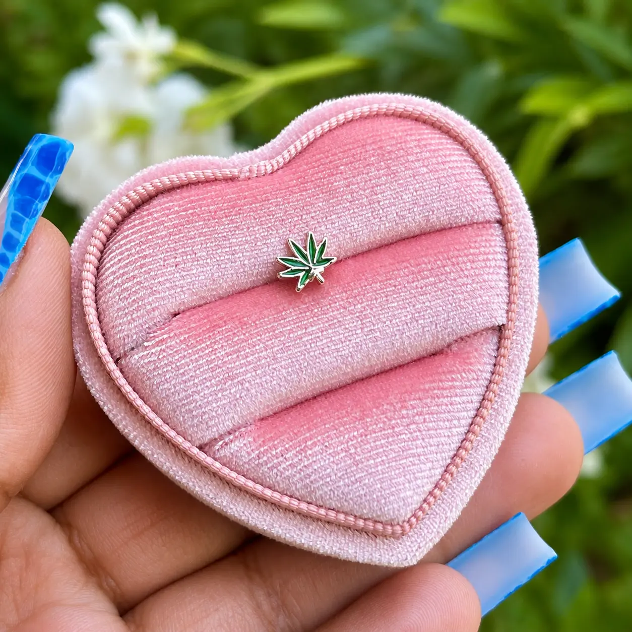 420 Leaf Nose Stud