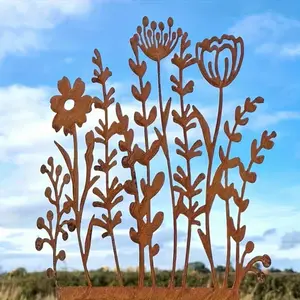 Rustic Metal Wildflower Garden Stake, Vintage Outdoor Decor, Garden Sculptures Statues, Exterior Decorative Statues for Lawn, Pots, or Home Garden, Ideal Gift for Plant Lovers