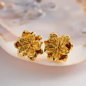 [Limited-Time Event] Camellia Artificial Gemstone Gold Earrings Set - Niche, Versatile, High-End Design, Ideal Birthday Gift, Trendy Fashion Jewelry Accessories