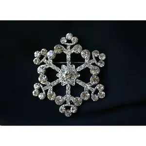 Silver Cute Snowflake Brooch with Crystal Rhinestones & Crystal Stones, Antique-Look Sparkling Corsage Lapel Pin for Dresses, Christmas Fashion Accessories