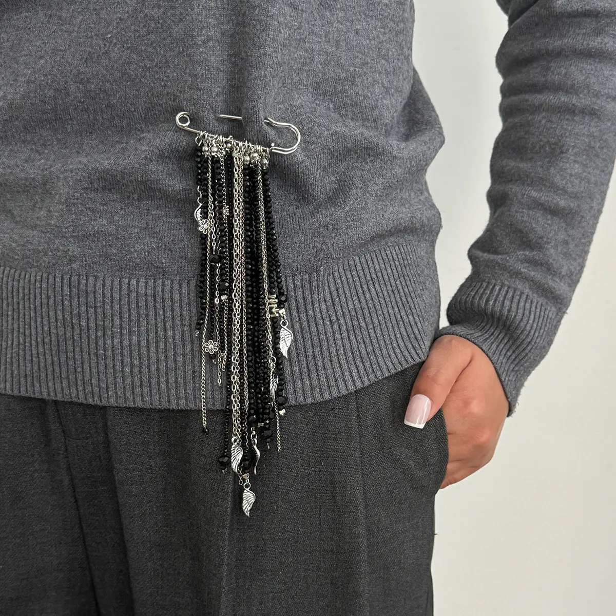 04 white K + black 0357