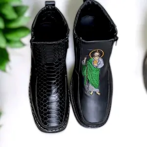 Boots víbora and SJT Leather double zipper design for easy wear   Material: 100% Leather vacuno, providing a premium feel.   * Design: Double zipper boots for convenient use.     * Type: Closed walking shoes, ideal for everyday