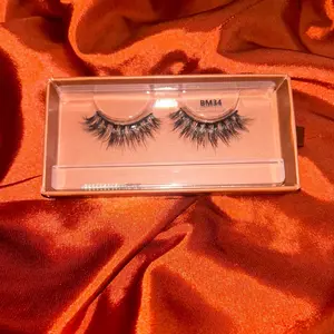 BM34 Lelani Individual False Eyelashes, 1 Pair Eyelash Extensions Kit, Lashes Extension for Daily & Travel & Going Out Makeup Use, Whispies eye Lash Clusters for Women Cosmetic Eyelashes Extensions
