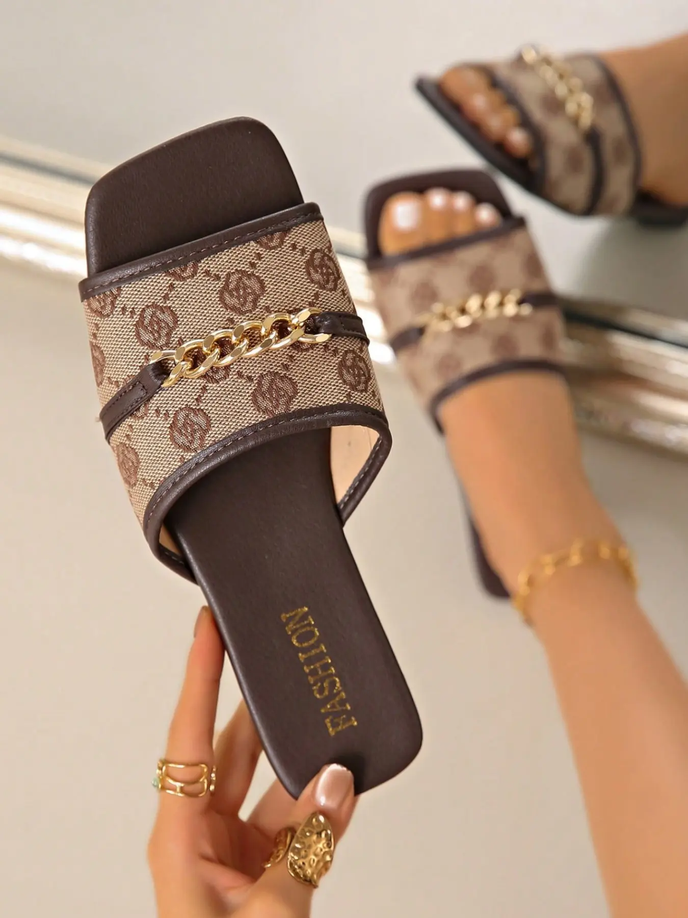 2026 Women's Printed Denim Mules with Chain Accent, Double Strap Flat Slippers, Double Strap Sandals for Casual Fashion Footwear