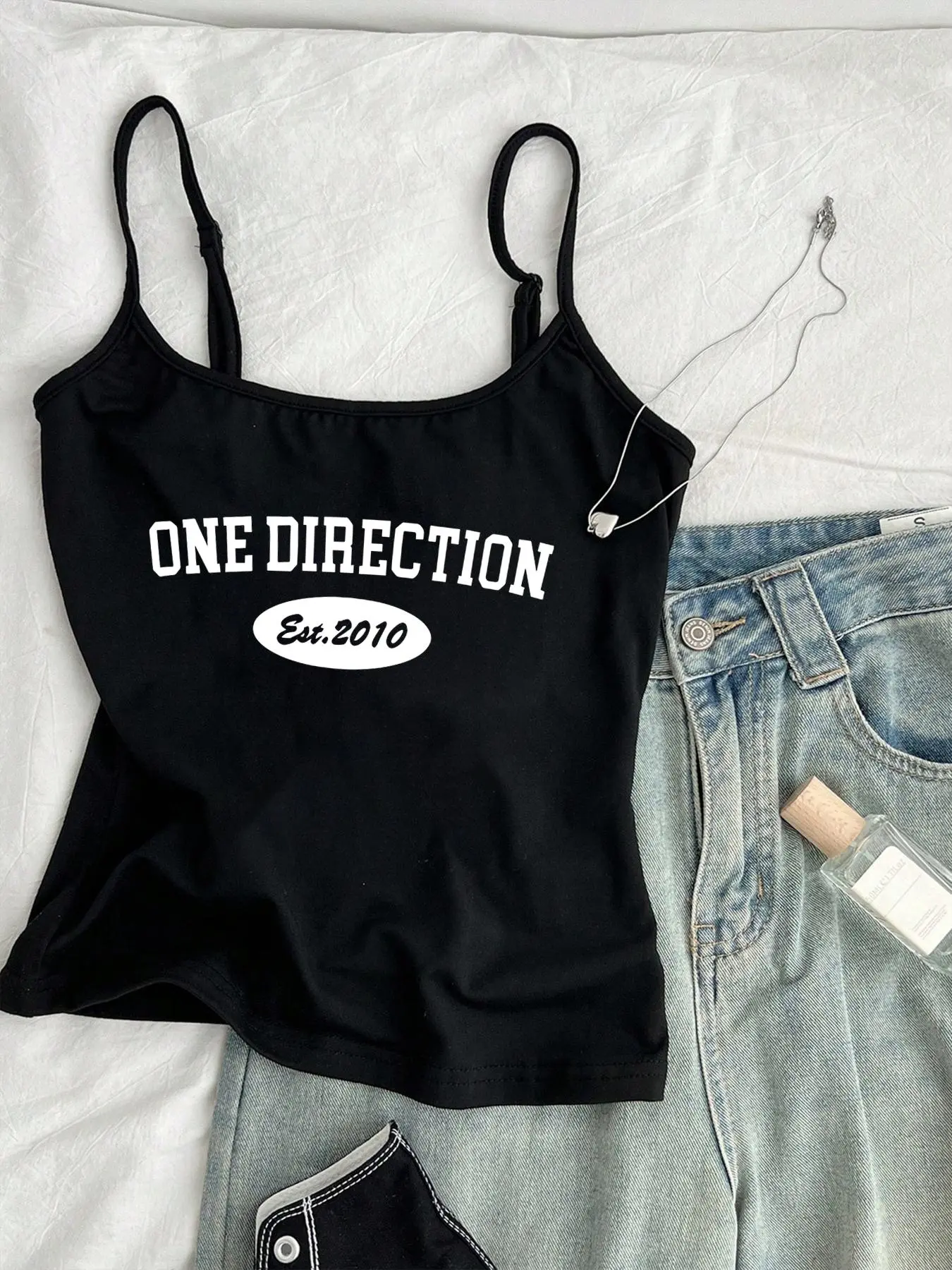 Women's One Direction Print Cami Top Adjustable Strap Camisole, Spaghetti Strap Casual Sleeveless Tank Fitted Adjustable Strap Top for Daily Wear, Ladies Clothes for All Seasons