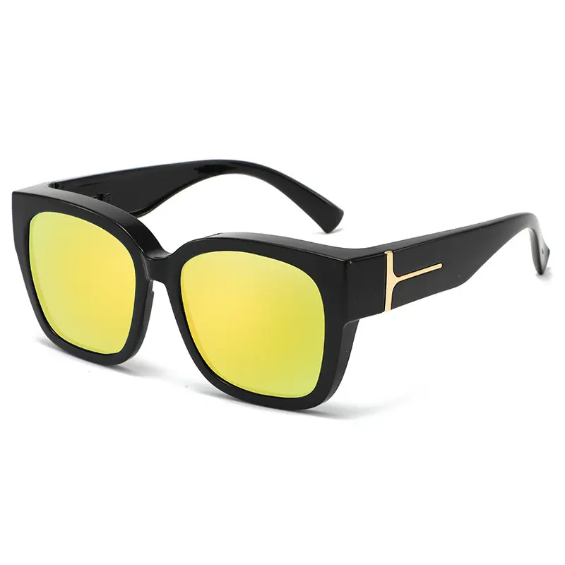 Glossy Black Frame, Gold Mirrored Lenses