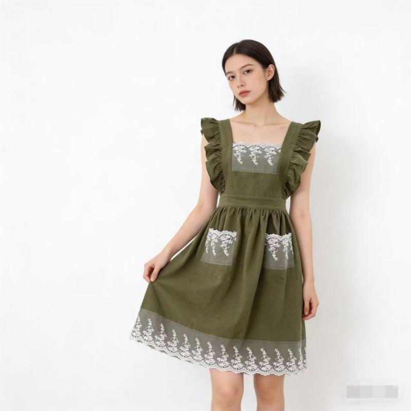 2026 Women's Vintage Apron - Adjustable, Strappy, Soft Apricot Lace Ruffled Hem - Soft Kitchen Cooking, Baking, Gardening Apron with Pockets - Perfect for Birthdays/Anniversaries, Home Cooking, Elegant Style, Sophisticated Details, Home Chef Green