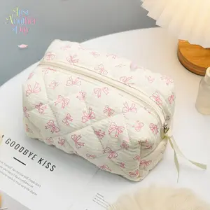 Cute Bow Toiletries Cosmetics Bag ,Travel Make Organizer Pouch, Stylish Foldable Commuter Makeup Bag For Friend ,Girls Flower Floral Cosmetic Bag, Jewelry Organizer Boxes & B Perfume Organizer Bag Gift Box For Weeding ,Bridesmaids ,Birthdays