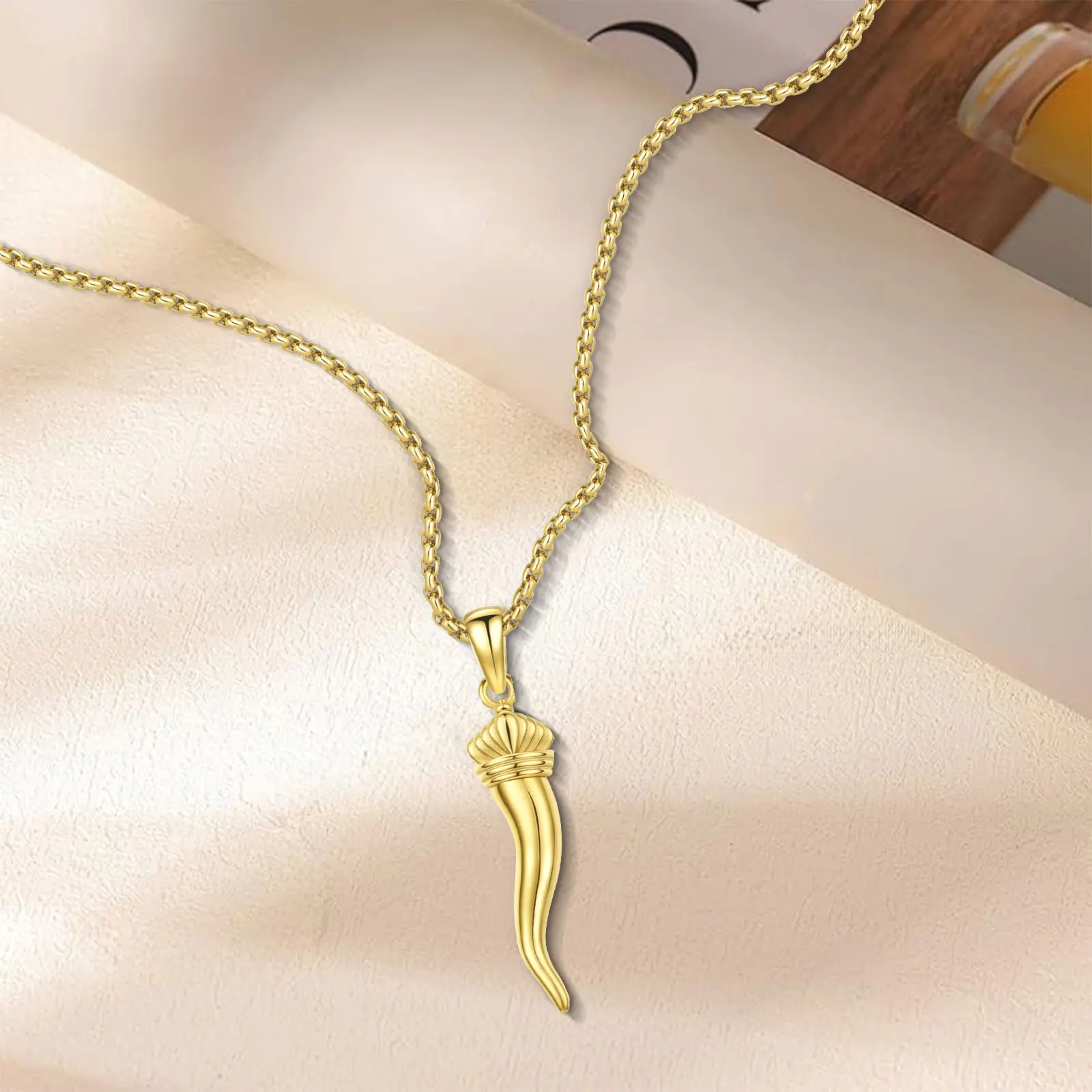 Brighthive Italian Horn Necklace Gold S925 Ltalian Horn This 925 Sterling Silver Cornicello Necklace Pendant is Suitable as a Gift for Men and Women on Anniversaries Birthdays or Christmas.