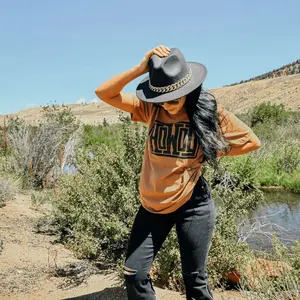 Howdy Tee - unisex fitted tee