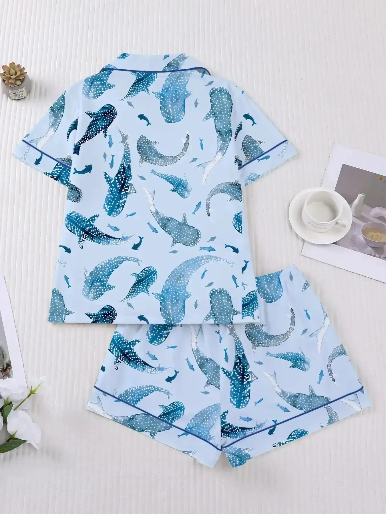 Women's 2-Piece Pajama Set Pyjamas, Shark Print Short Sleeve Button Shirt & Elastic Shorts, Elegant Fitted Sleepwear for All Seasons, Comfortable Home Loungewear figure flattering year round