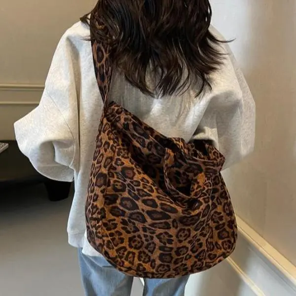 Large-Capacity Fashionable Leopard-Print Corduroy Tote Bag, Women's Casual Handheld Shoulder Bag for All Seasons and Commuting