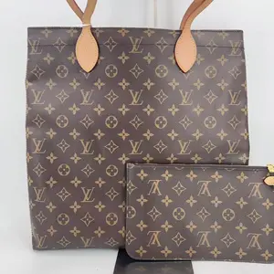 Pre-owned Louis Vuitton leather Shoulder Bags pre owend Monogram Carry it Tote Bag Shoulder Bag with Pouch