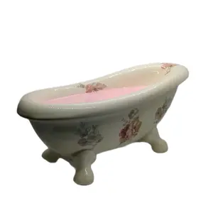 Bathtub Candle beeswax and lilac essential oil