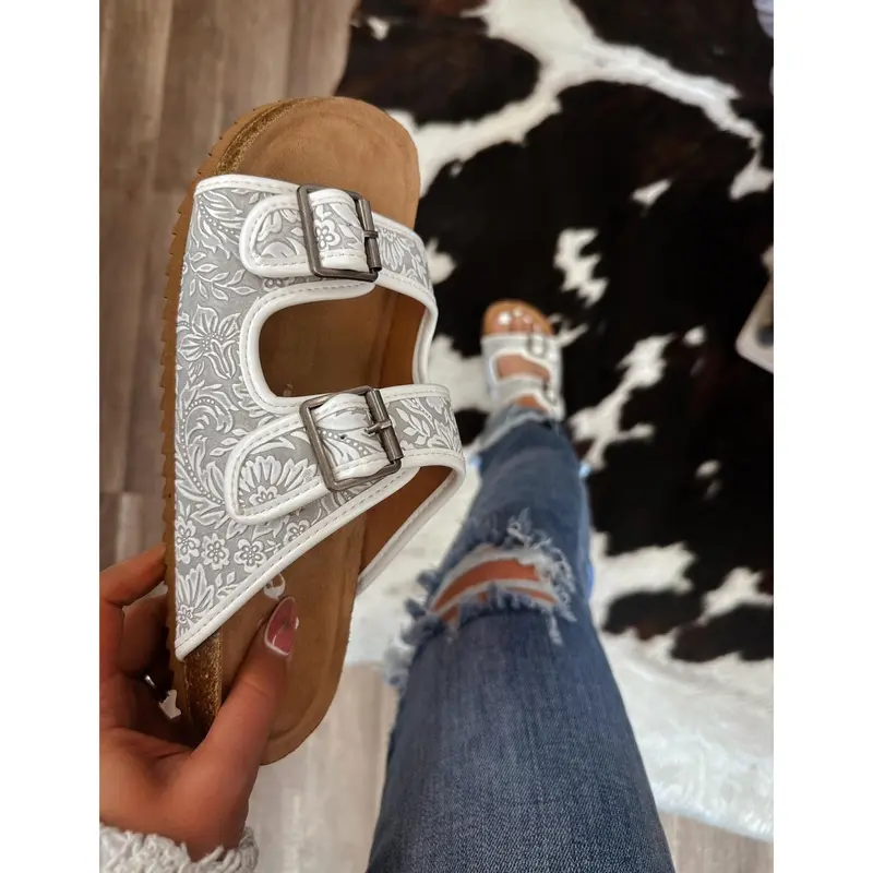The Lainey Sandals-White
