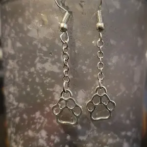 Dog Paw Earrings with Chain Design for Pet Lovers Silver Tone Fashion Accessory