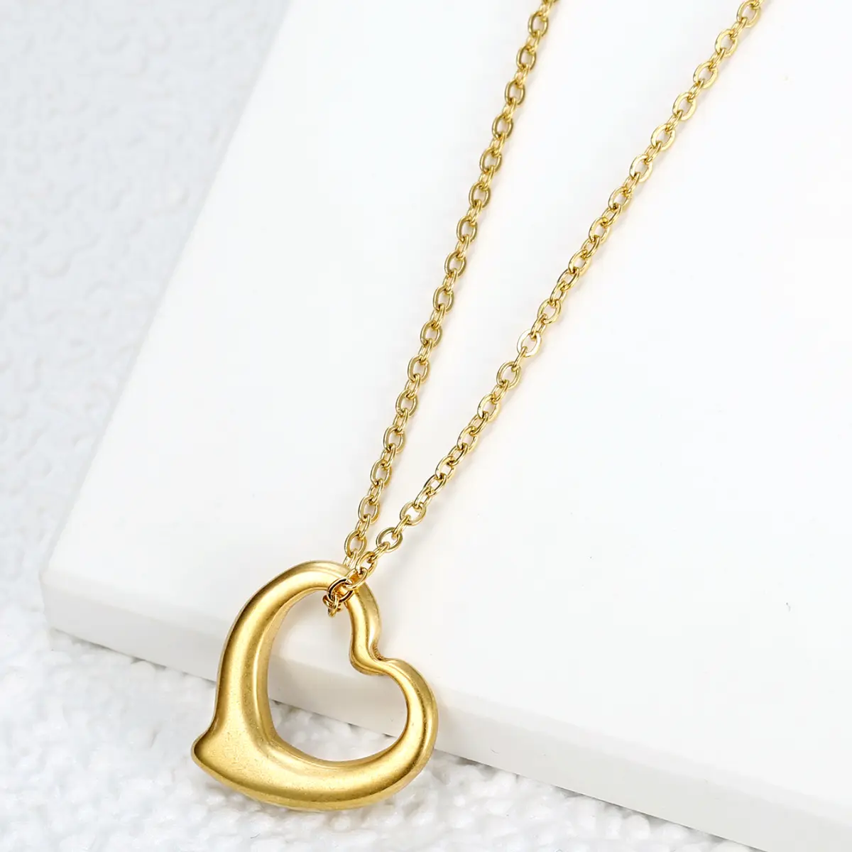 Women's 1pc Stainless Steel Geometric Hollow-Out Heart-Shaped Pendant Necklace, Fashionable Daily & Party Matching Accessories, Necklaces for Women, Heart-Shaped Pendant Necklaces