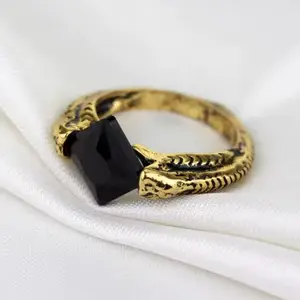 The Riddle Black Stone Ring – Gothic & Fantasy Jewelry