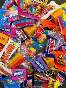 Chocolate and Candy Variety Pack - 2 LB Assorted Chocolate Candy Bulk -  Bulk Candies Bag CandyMix - Individually Wrapped Candies and Chocolates - Variety CandyBag