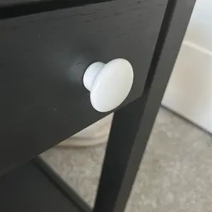 White Handle knob