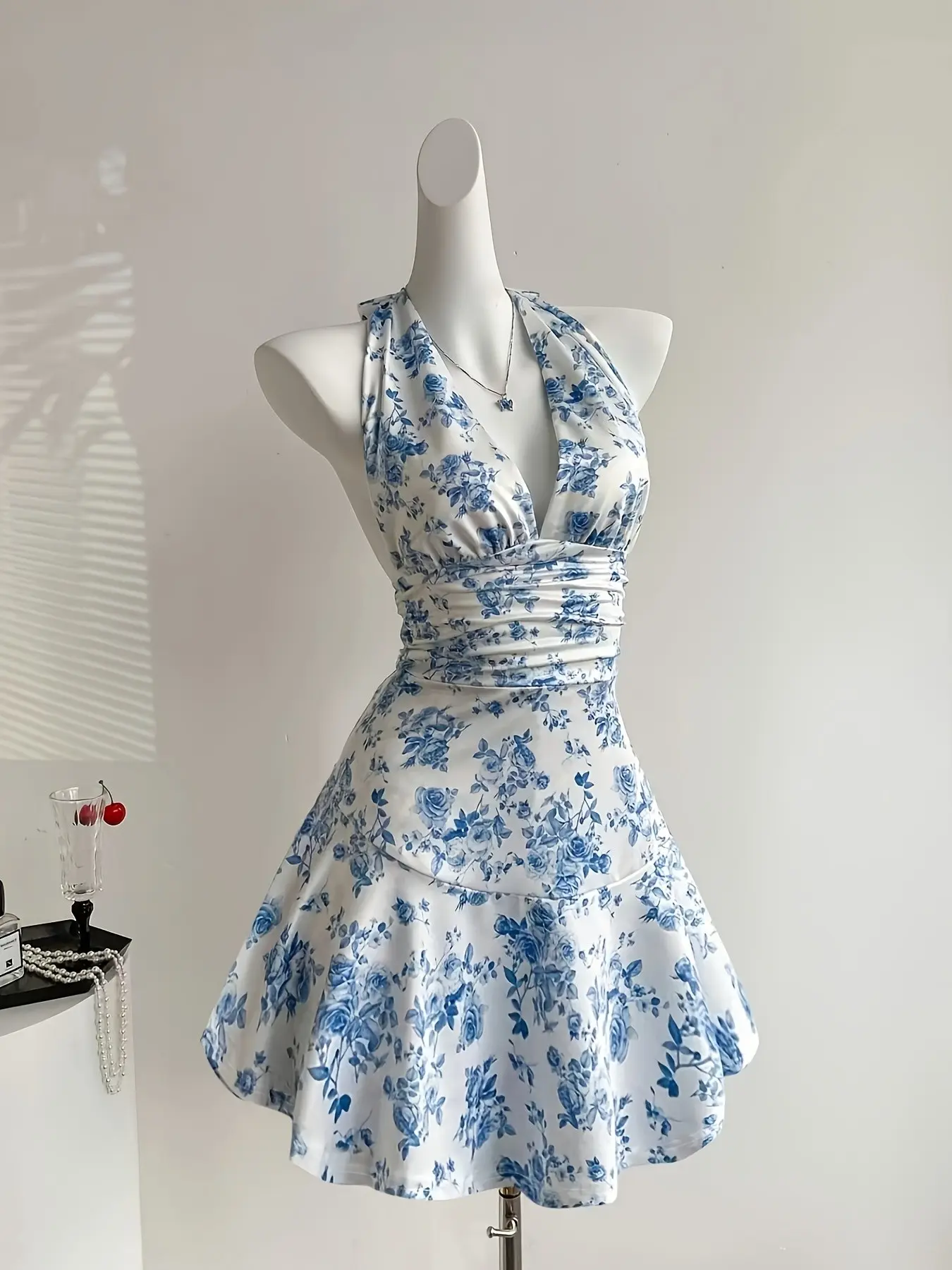 Women's Floral Print Halter Dress with Tie Back, Elegant Summer Casual Wear, Stylish Party Dresses, Comfortable and Chic Design, Womenswear