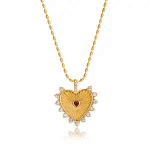Sweet-Edge Stacking Necklace | An Adjustable Cuban Chain with a Minimalist Heart | The Key to Balancing Tough & Soft in Your Layered Look. #ChainStacking #Y2KFashion