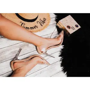 GLASS DOLL CLEAR STILETTO PUMP