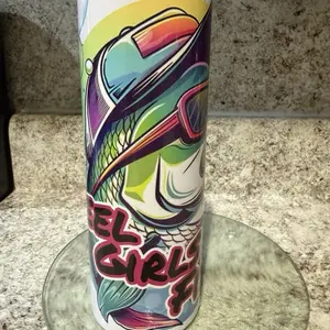 Reel Girls Fish Tumbler - Portable Fishing Mug for Cold or Warm Drinks - Ideal for All Fishing Ladies - Flasks & Mug
