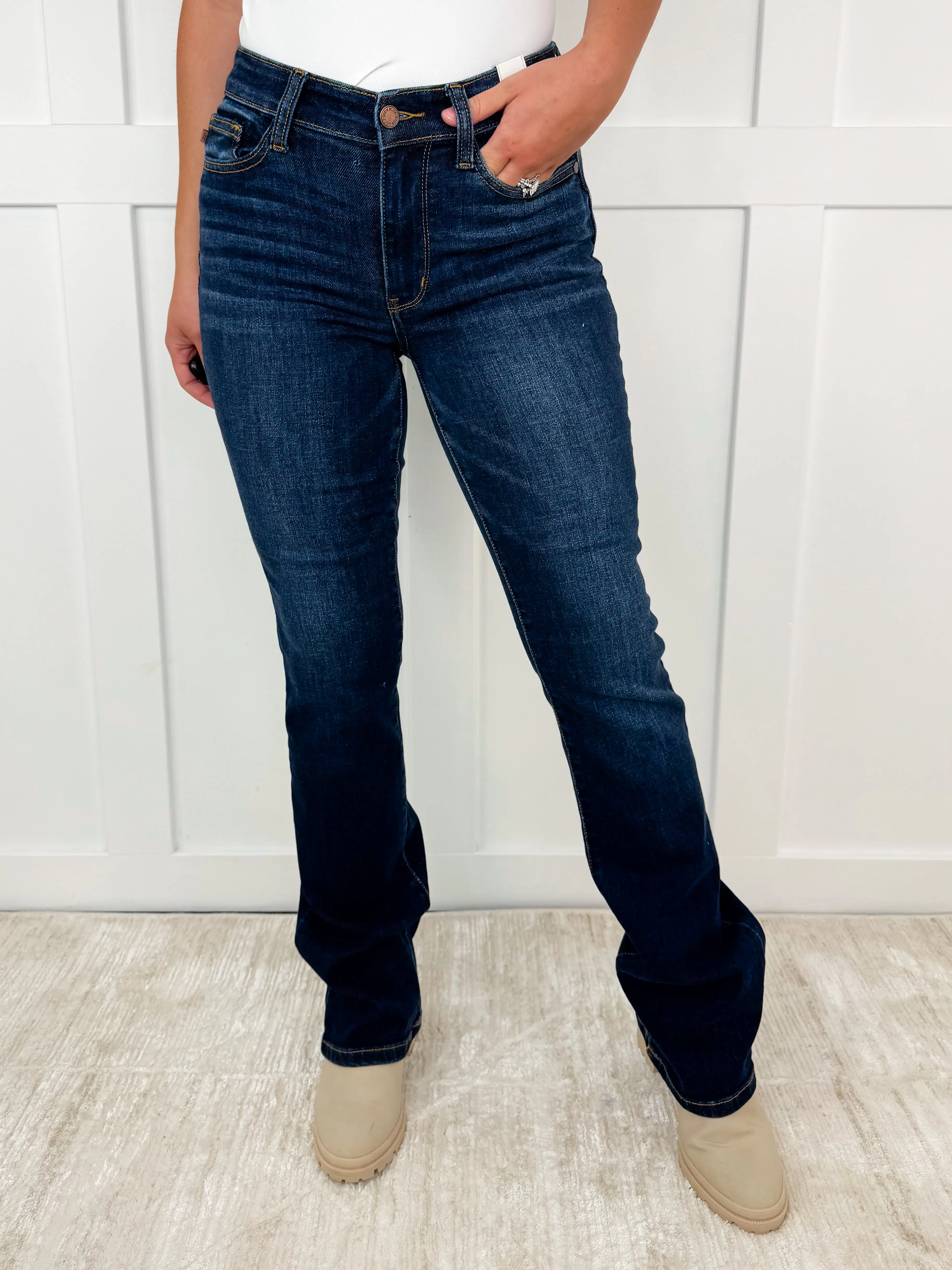 Judy Blue Women's Trish Mid-Rise Bootcut Bottoms, Stretchy Dark Wash Jeans with Cotton Spandex for a Flattering Curvy Fit, Curvy Fit Jeans, Elastane, 20W, 24W, Boot-Friendly Jeans