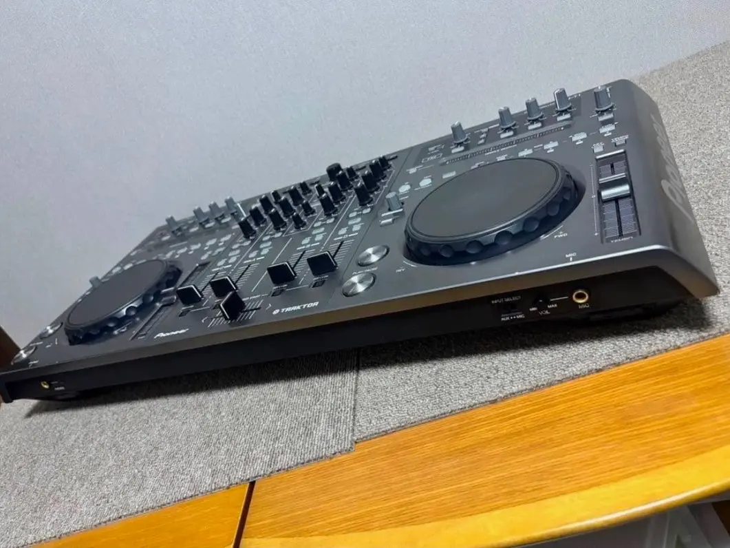 Pioneer DJ DDJ-T1 Traktor DJ Controller Boxed Tested Working