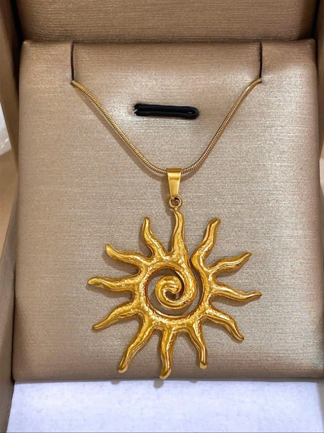 Vintage Sun Totem Pendant Necklace for Women, Stainless Steel Chain Necklace, Fashion Jewelry for Party, Daily Decor, Trendy All-match & Exquisite Jew