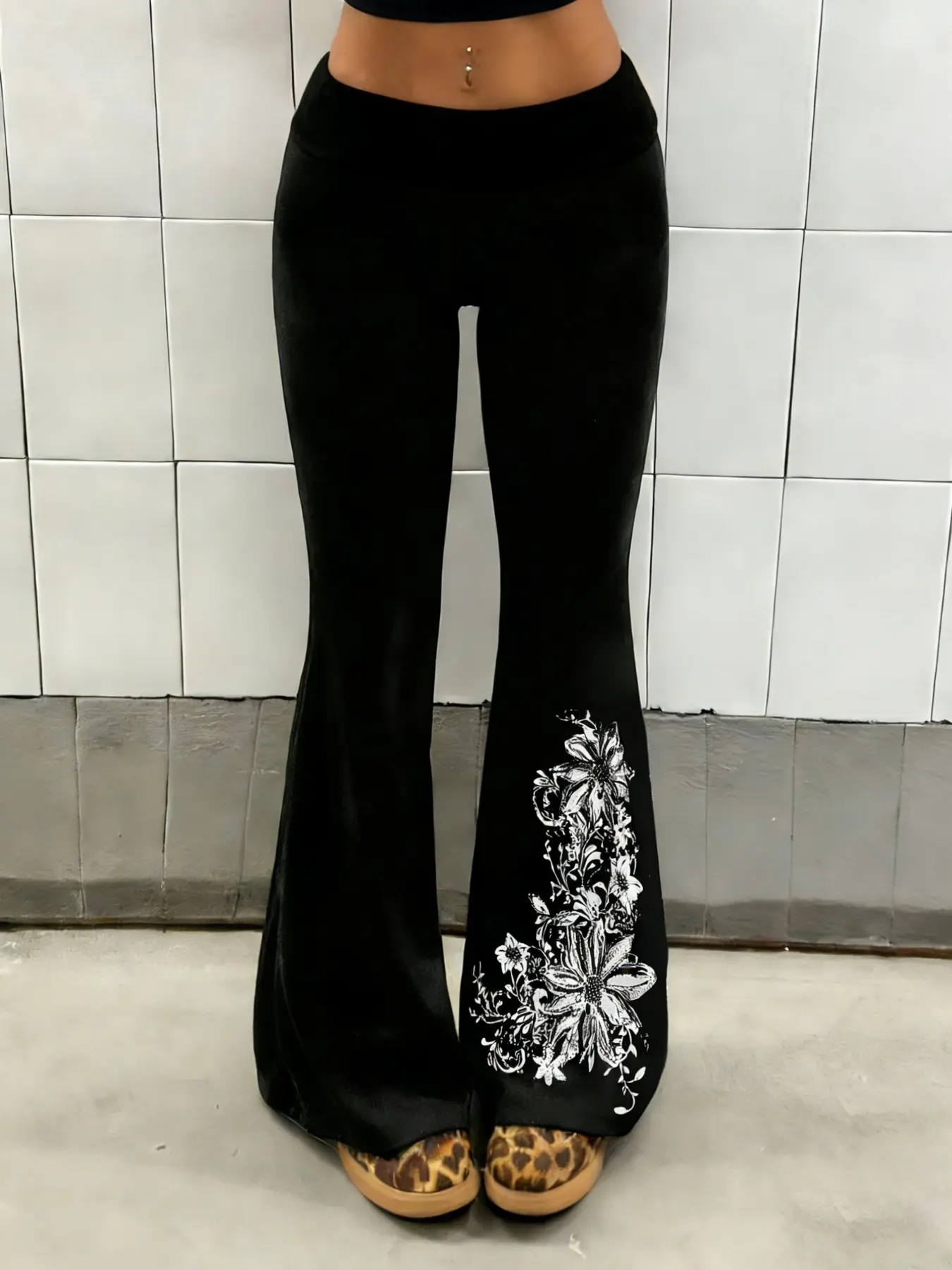 Women's leggings, flared pants, Bell Bottoms, Casual Comfy Pants, Casual Fashion Pants with floral gothic patterns, comfortable to wear, suitable for all seasons, women's everyday bottoms