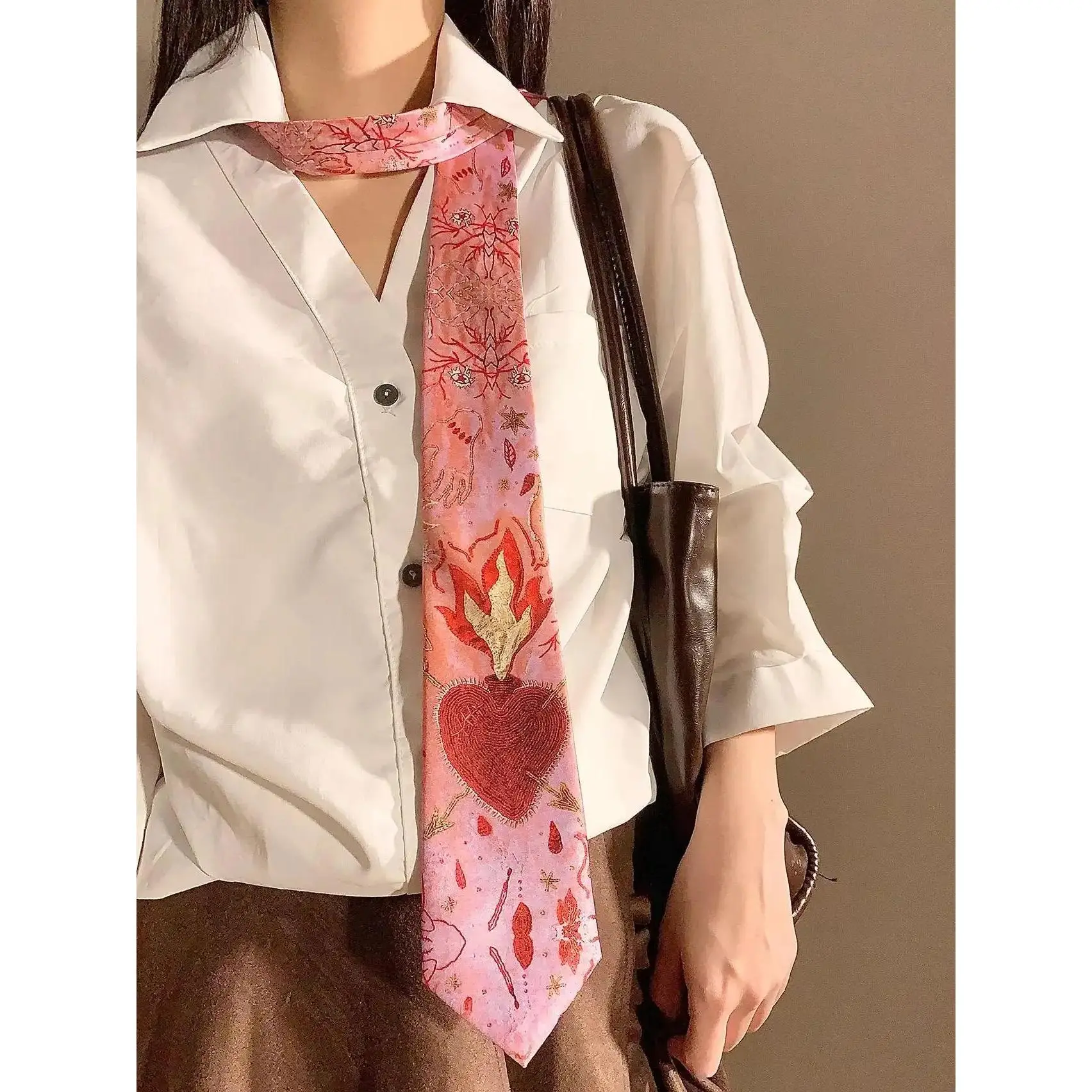 Pink Vintage tie with Red Embroidered Hearts - Retro tie for Women, Elegant Silk-Feel tie, French Style Hair & Neck Accessory Gift, Trendy Y2K Neck Accessory