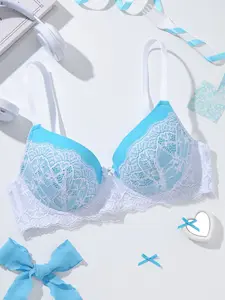 Women's Push-Up Fitted Bra: Underwire design with medium support for enhanced lift and cleavage; featuring an elegant, chic summer beach-style aesthetic, suitable for both beach outings and everyday wear.
