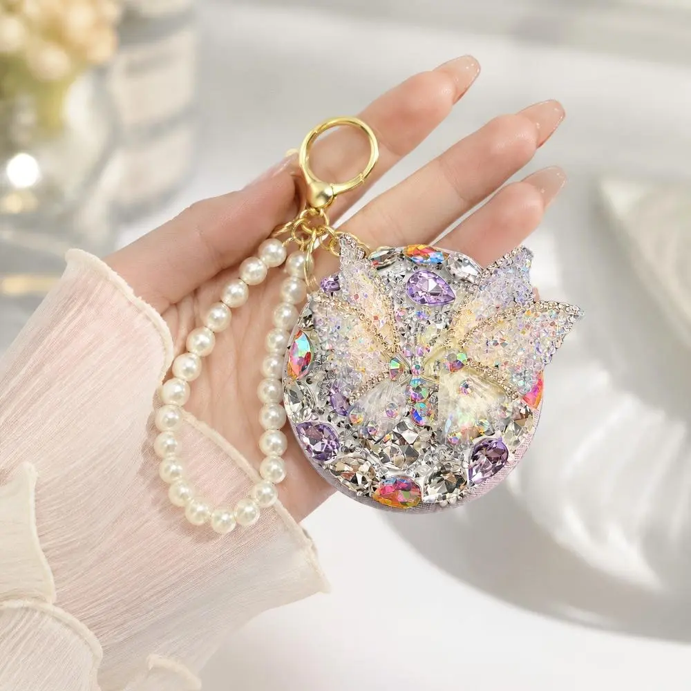 A butterfly keychain that actually flaps its wings!18 Styles！
