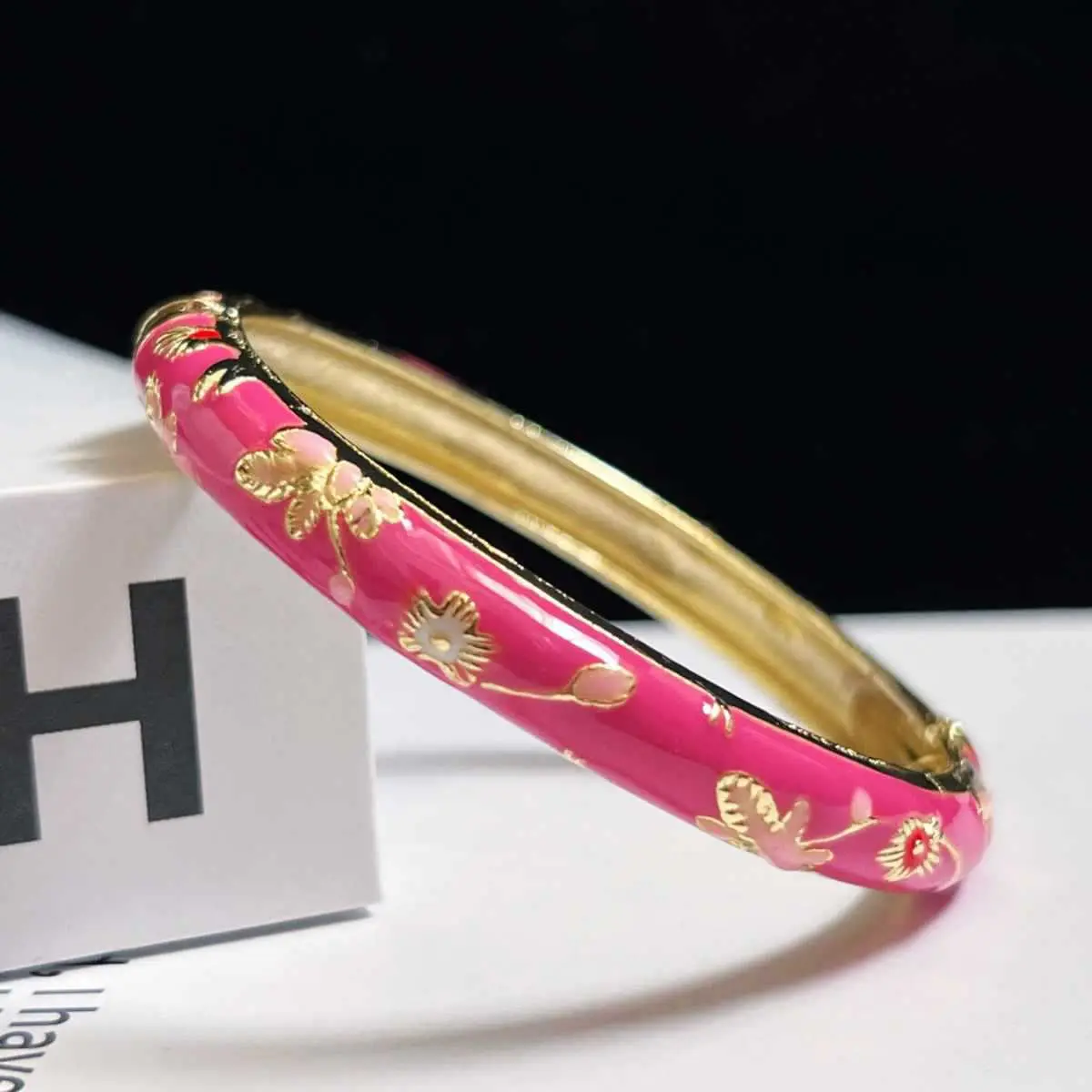 Ivory Élan Enamel Floral Alloy Bangle, Fashion Costume Jewelry Accessories