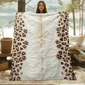 1 Pcs Comfortable Leopard Print Feather Decorated Digital Printed Flannel Blanket,100% Polyester Fiber For Comfort,Breathability,Warm,Comfortable Sofa Blanket, Suitable For All Year Round!The Perfect Gift For Family,Friends