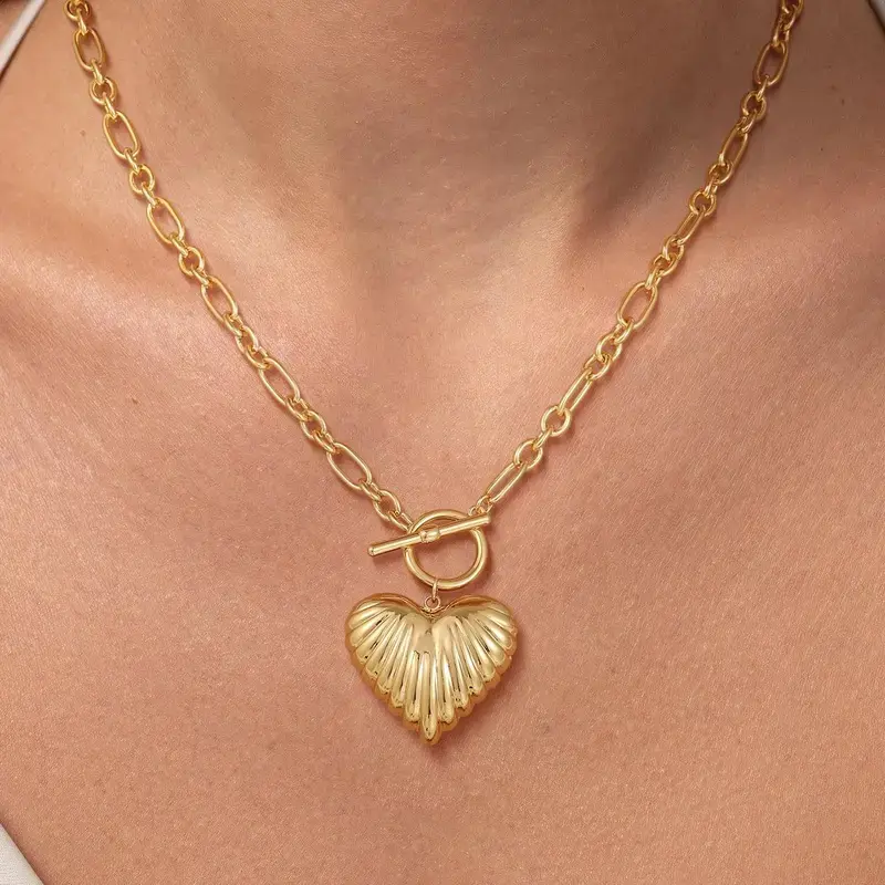 Women's Minimalist Gold-Tone Seashell Heart Pendant Necklace, Dainty Clasp 3-Ring OT-Style Layered Chain, Gold Aesthetic Valentine's Day Gift Jewelry, Minimalist Gold-Tone Necklaces