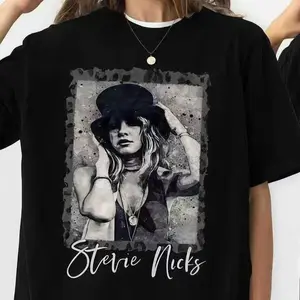 Women's Vintage Stevie Nicks Unisex Tshirt, Retro 90s Tour Print Top, "Hollywood Don't Be A Lady Be A Legend" Design, Summer Gift for Men and Women