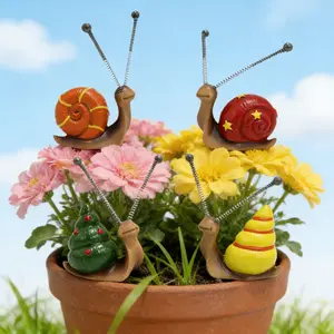 Set of Four Colorful Snail Resin Animal Figurines, Garden Landscape Moss Terrarium Decorative Crafts, Outdoor Decoration