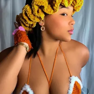 The Bumble Ruffle Bonnet