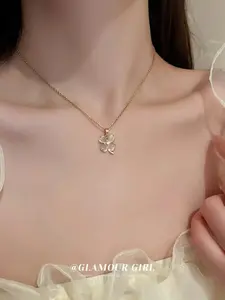 Moon Splash Starry Sky Four-Leaf Necklace Titanium Steel No Fade Women's Versatility High-Quality Elegance Clavicle Chain Jewelry