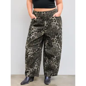Cider [size 0-26] Cider Denim Mid Rise Leopard Pocket Barrel-leg Jeans Curve & Plus